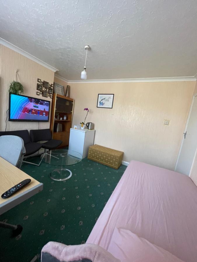 Room Canvey Island Exterior photo